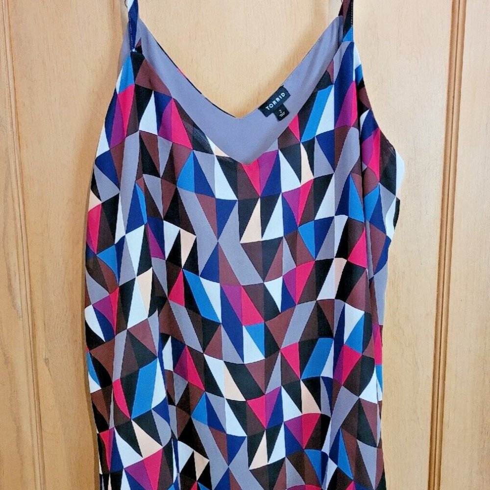 Torrid 2 Multicolor Geo Adjustable Spaghetti Strap Lined Flowy Tank Plus 2x Gray